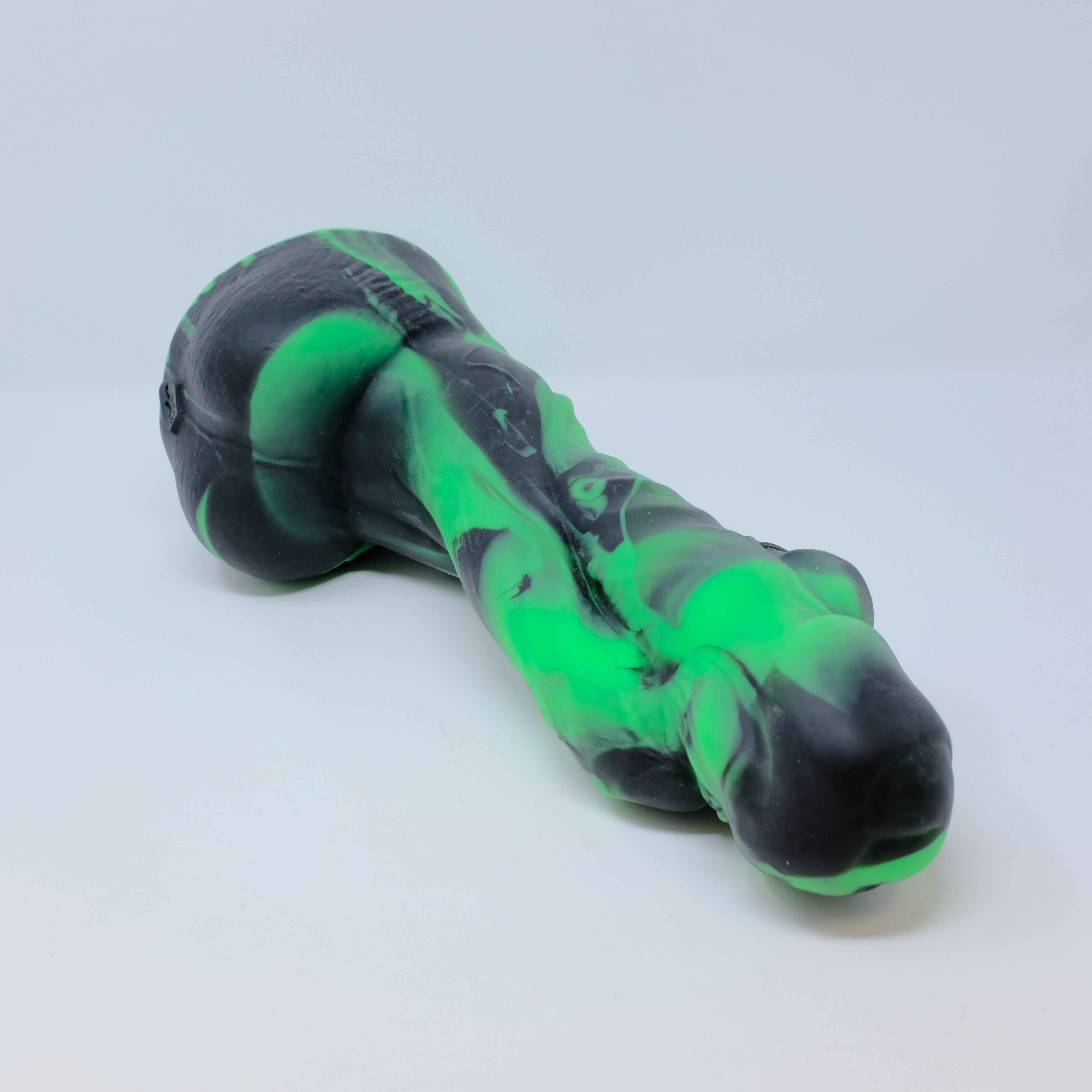 GREEDY FILLER - Platinum Silicone Dildo