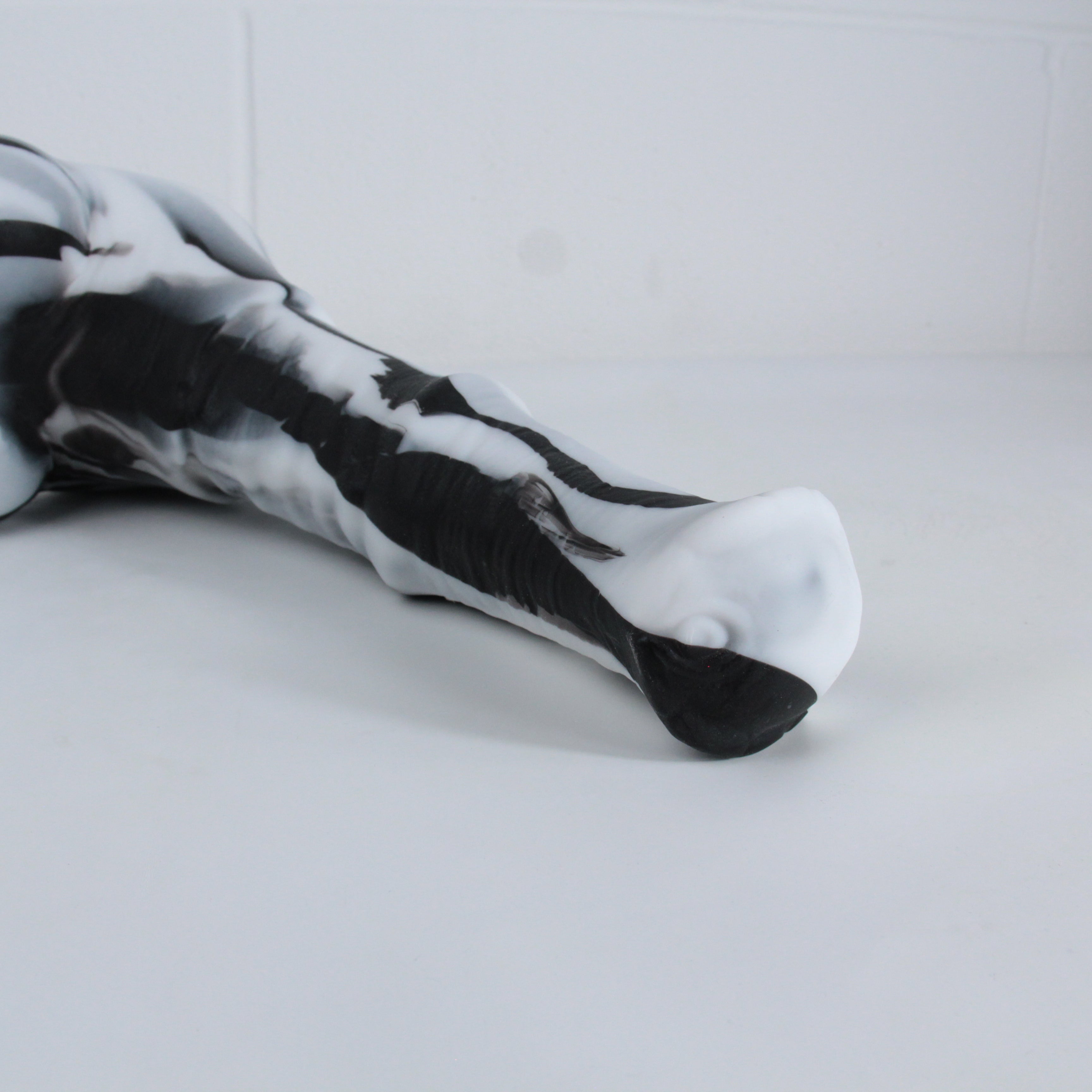 COMANCHE WAR HORSE 2.0 Platinum Silicone Dildo