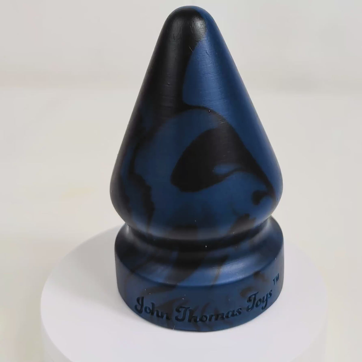 Rotation video of Ripper (black and blue)