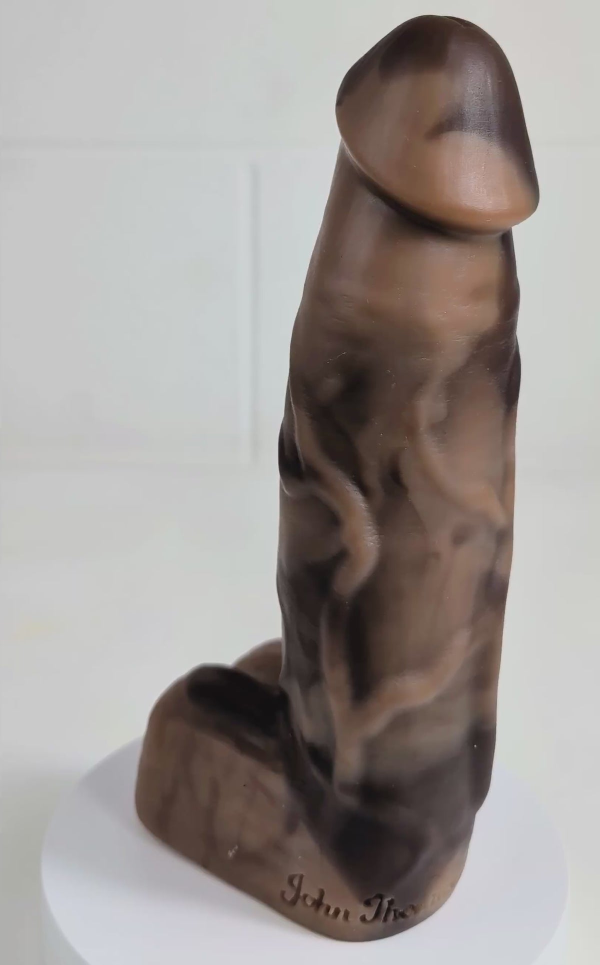 Rotation video of The Don (caramel)