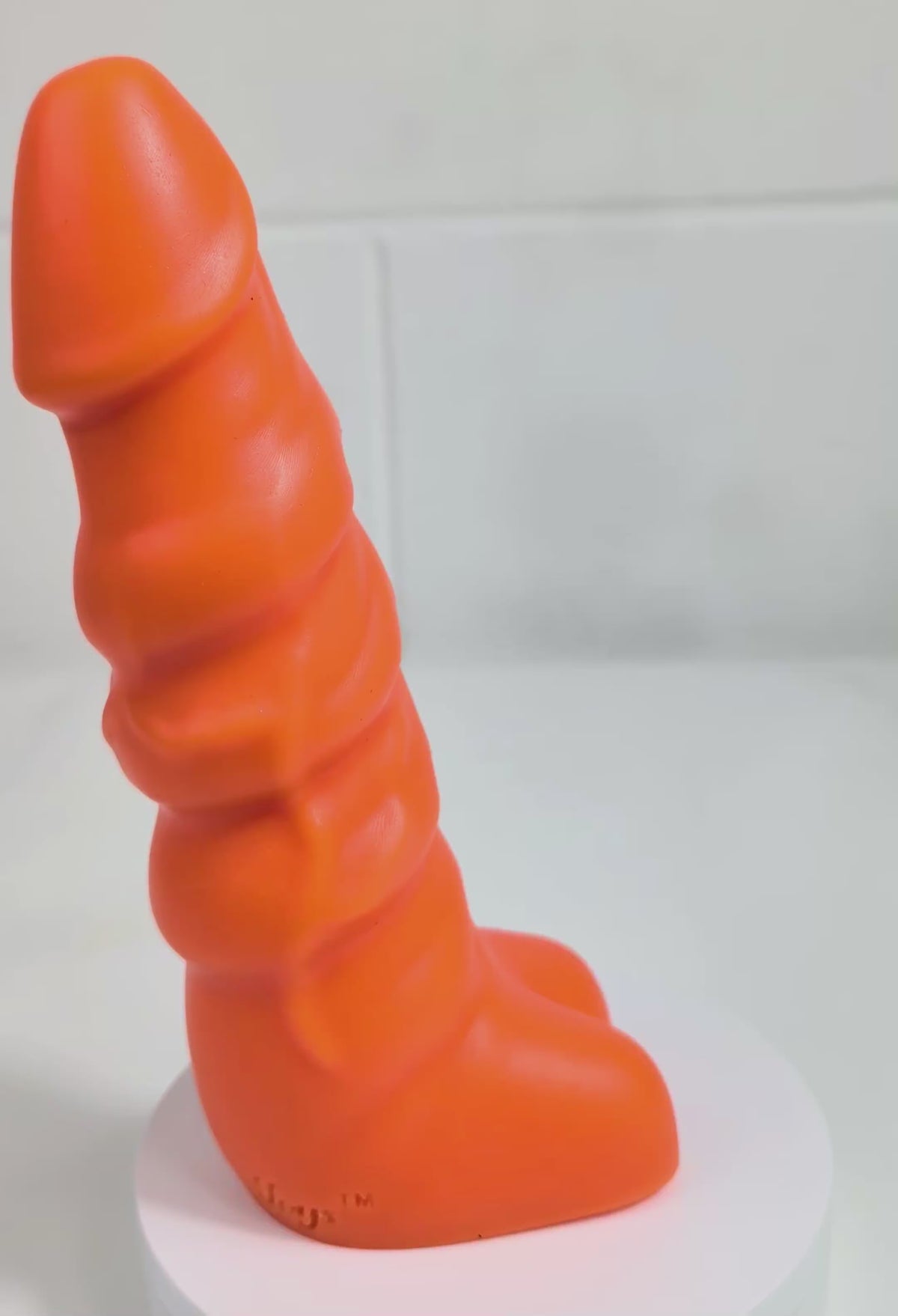 Rotation video of Oglin (orange)